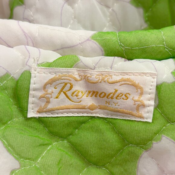 Vintage green floral quilted robe housecoat with velvet bows - fits like medium - Picture 6 of 6